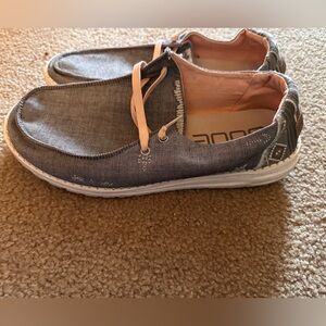 Women’s Hey Dude Wendy shoes gray with peach size 10